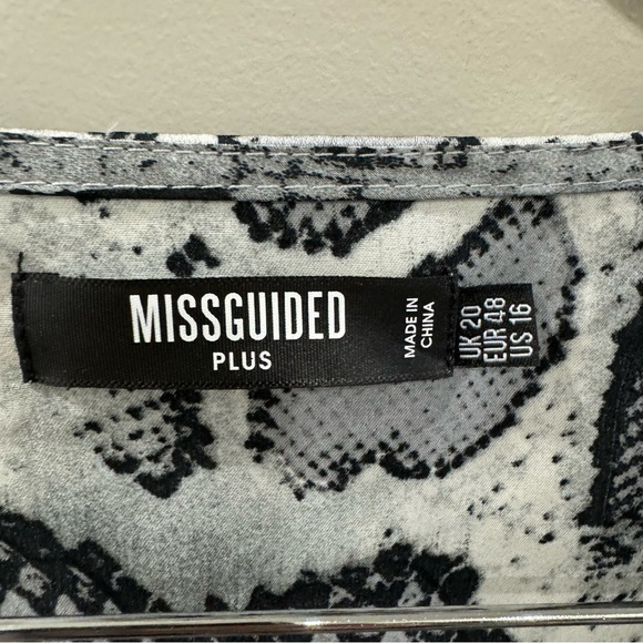 Misguided Snakeskin Wrap Blouse - Picture 4 of 7